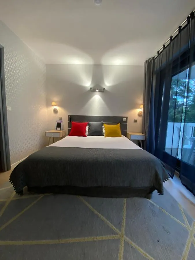 Savoie Hotel Aux Portes De Geneve Saint-Julien-en-Genevois