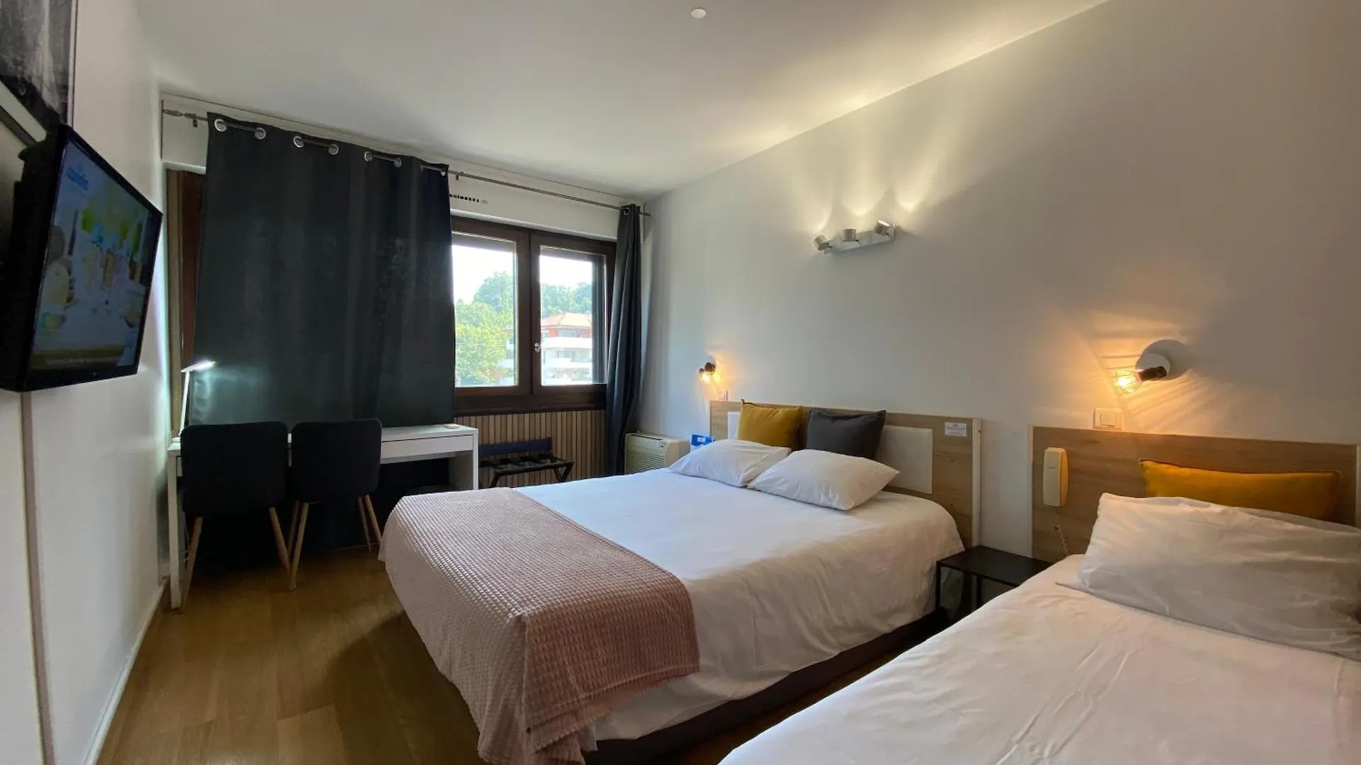 ***  Savoie Hotel aux portes de Genève Saint-Julien-en-Genevois France