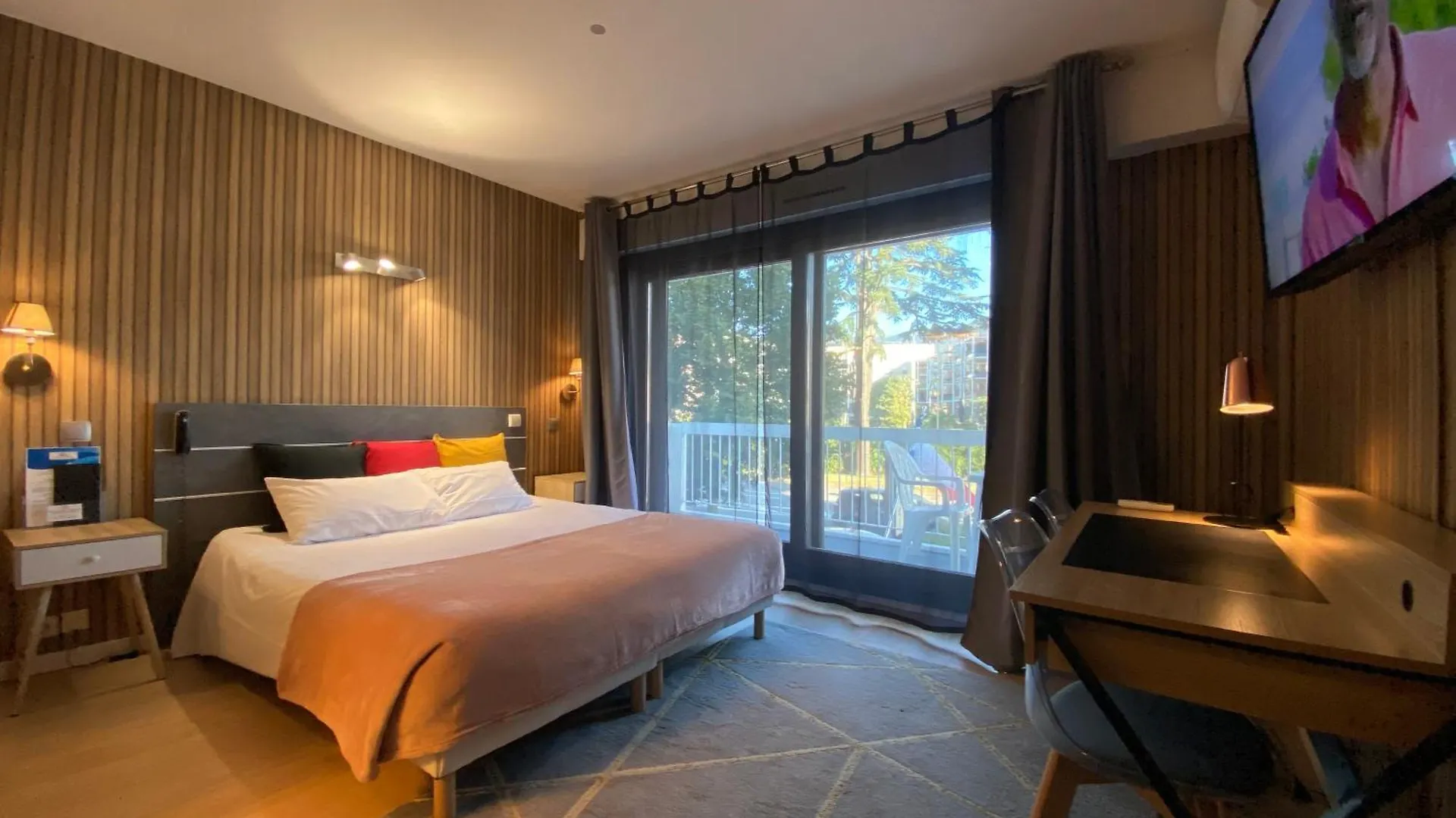 Savoie Hotel Aux Portes De Geneve Saint-Julien-en-Genevois