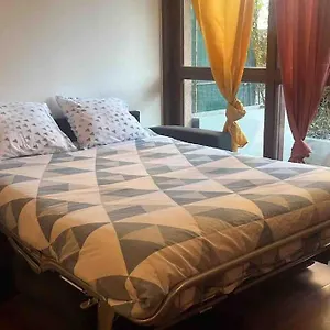 A 5 Minute De Geneve Entierement Equipe Appartement